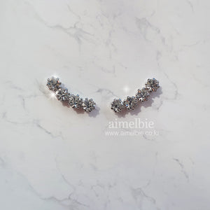 Simple Wing Earrings - Silver (VIVIZ Sinb and Oh My Girl Binnie Earrings)