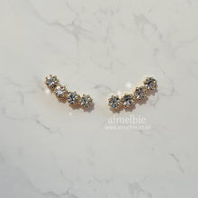 Load image into Gallery viewer, [STAYC Seeun Earrings] Simple Wing Earrings - Gold