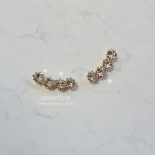 Load image into Gallery viewer, Simple Wing Earrings - Gold