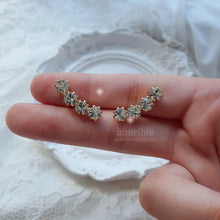 Load image into Gallery viewer, Simple Wing Earrings - Gold