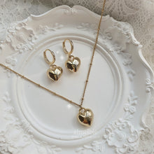 Load image into Gallery viewer, Modern Heart Huggies Earrings - Gold