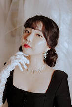 Load image into Gallery viewer, Starry Pearl Choker Necklace - Silver (Woo!ah! Nana, FIFTY FIFTY Sio, Kep1er Chaehyun Necklace)