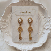 Load image into Gallery viewer, Antique Classic Key Earrings - Gold (Purple Kiss Dosie Earrings)