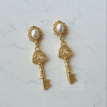 Load image into Gallery viewer, Antique Classic Key Earrings - Gold (Purple Kiss Dosie Earrings)