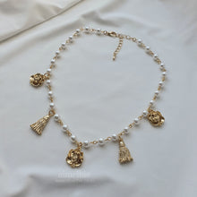 Load image into Gallery viewer, Rose and Tassel Choker Necklace - Gold