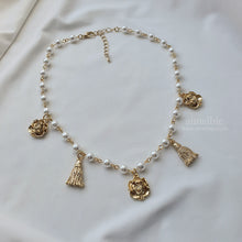Load image into Gallery viewer, Rose and Tassel Choker Necklace - Gold