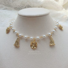 Load image into Gallery viewer, Rose and Tassel Choker Necklace - Gold