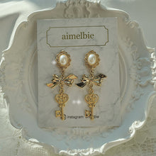 Load image into Gallery viewer, Antique Lovely Key Earrings - Gold