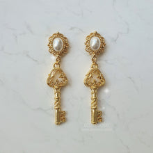 Load image into Gallery viewer, Antique Classic Key Earrings - Gold (Purple Kiss Dosie Earrings)