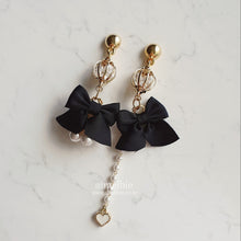 Load image into Gallery viewer, The Little Buckingham Princess Earrings - Black (G(I)dle Yuqi Earrings)