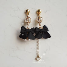Load image into Gallery viewer, The Little Buckingham Princess Earrings - Black (G(I)dle Yuqi Earrings)