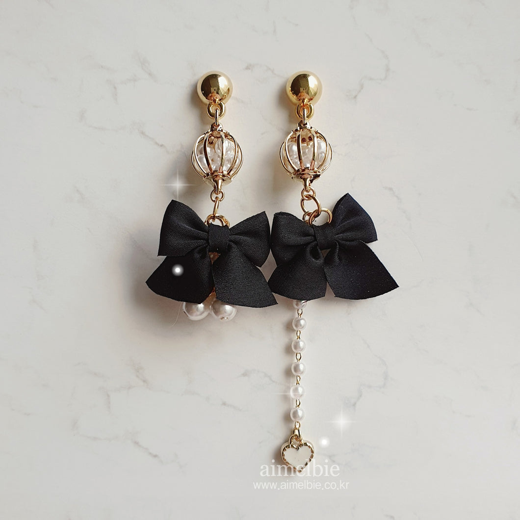 The Little Buckingham Princess Earrings - Black (G(I)dle Yuqi Earrings)