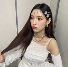 Load image into Gallery viewer, Starry Pearl Choker Necklace - Silver (Woo!ah! Nana, FIFTY FIFTY Sio, Kep1er Chaehyun Necklace)