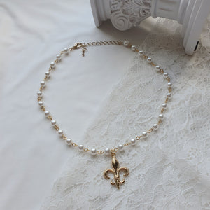 Fleur De Lis Pearl Choker - Gold