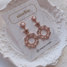 Load image into Gallery viewer, Rosegold Star and Wreath Earrings
