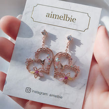 Load image into Gallery viewer, Floral Heart Dream Earrings