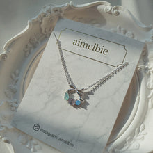 Load image into Gallery viewer, Petit Ribbon Wreath Necklace - Silver