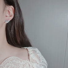 Load image into Gallery viewer, Pearl and Jewel Wing Earrings