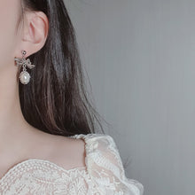 Load image into Gallery viewer, [SNSD Tiffany Earrings] Mary Earrings - Pearl Version (Silver)