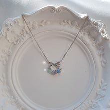Load image into Gallery viewer, Petit Ribbon Wreath Necklace - Silver