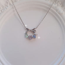 Load image into Gallery viewer, Petit Ribbon Wreath Necklace - Silver