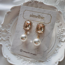 Load image into Gallery viewer, Elegant Oval Crystal and Pearl Earrings - Golden Shadow (ITZY Chaeryeong Earrings)