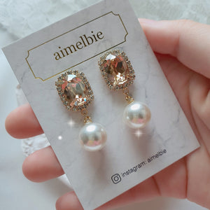 Elegant Oval Crystal and Pearl Earrings - Golden Shadow (ITZY Chaeryeong Earrings)