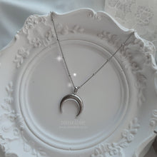 Load image into Gallery viewer, Upside Down Crescent Moon Pearl Layered Necklace - Silver