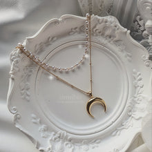 Load image into Gallery viewer, Upside Down Crescent Moon Pearl Layered Necklace - Gold