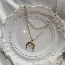 Load image into Gallery viewer, Upside Down Crescent Moon Pearl Layered Necklace - Gold