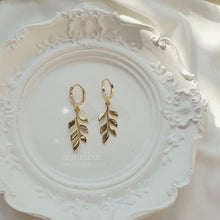 Load image into Gallery viewer, Forest Leaves Huggies Earrings - Gold