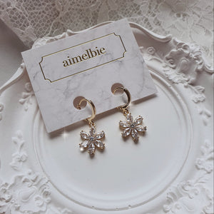 Diamond Petals Huggies Earrings - Gold