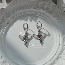 Load image into Gallery viewer, Baby Angel Huggies Earrings - Silver ver. (KISS OF LIFE Belle, H1-Key Hwiseo Earrings)