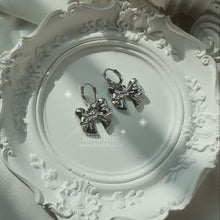Load image into Gallery viewer, Adorable Ribbon Huggies Earrings - Silver