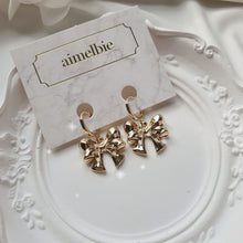 Load image into Gallery viewer, Adorable Ribbon Huggies Earrings - Gold