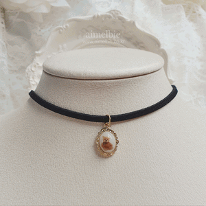 Antique Oval Choker - Teddy Bear