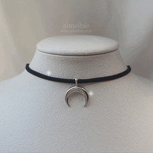 Load image into Gallery viewer, Upside Down Crescent Moon Choker - Silver