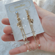 Load image into Gallery viewer, [Kim Sejeong Earrings] Ribbon and Crystal Drops Earrings - Gold