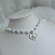 Load image into Gallery viewer, Baby Angel Pearl Choker - Silver ver. (Choi Yena Necklace)