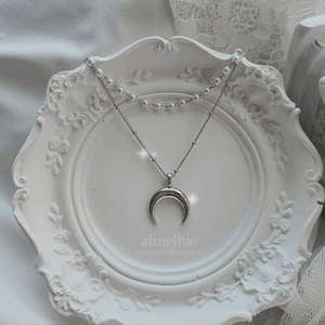 Upside Down Crescent Moon Pearl Layered Necklace - Silver (KISS OF LIFE Belle Necklace)