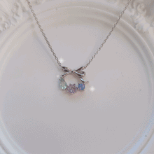 Load image into Gallery viewer, Petit Ribbon Wreath Necklace - Silver