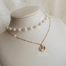 Load image into Gallery viewer, Pretzel Layered Pearl Choker Necklace - Gold ver. (Red Velvet Joy Necklace)