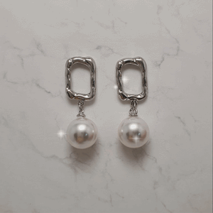 Judy Earrings - Silver (Cherry Bullet Jiwon Earrings)