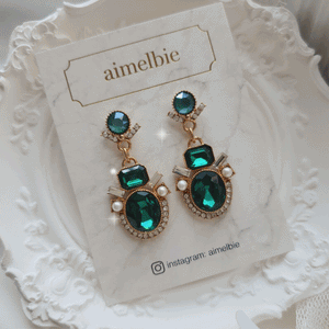 Antique Green Queen Earrings