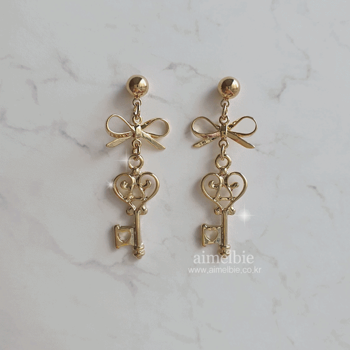 Sweet Gold Key Earrings