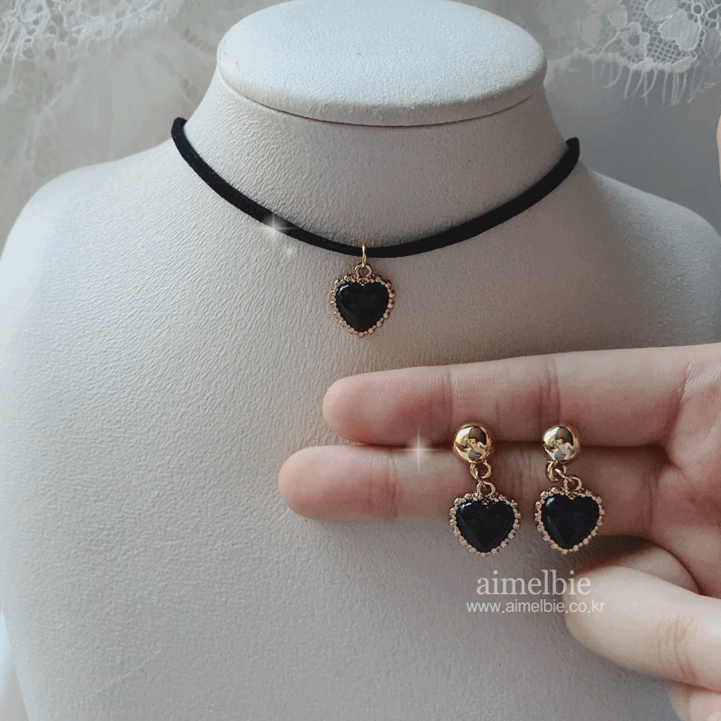 Boucle D Oreilles Black Glass Puff Heart Pendant Necklace