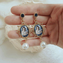Load image into Gallery viewer, Classic Lady Oil Painting Earrings