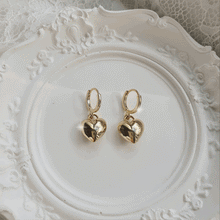 Load image into Gallery viewer, Modern Heart Huggies Earrings - Gold