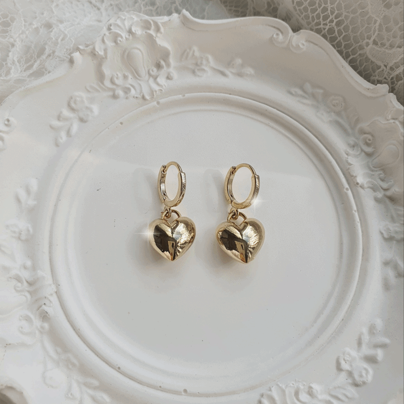 Modern Heart Huggies Earrings - Gold
