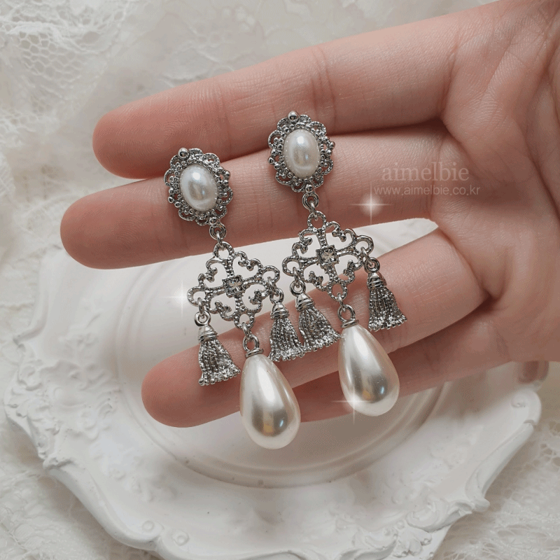 Rococo Chandelier Earrings - Silver (Twice Tzuyu Earrings Rococo Chandelier Earrings - Silver (Twice Tzuyu Earrings